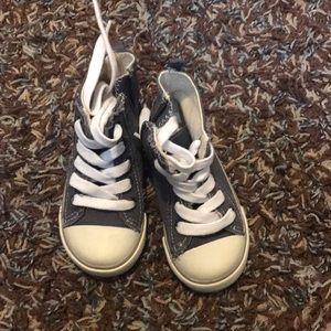 Toddler canvas high tops size8